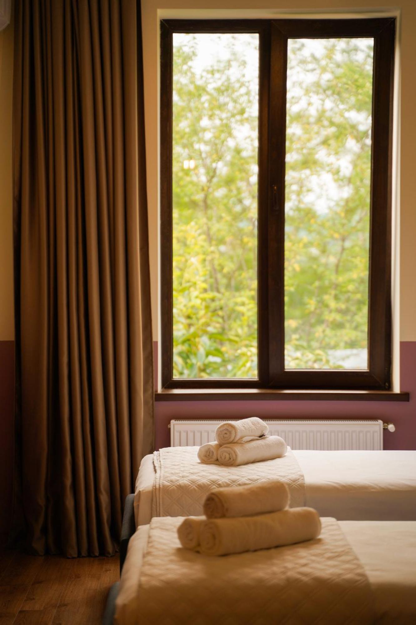 Dro Hotel 库塔伊西 外观 照片